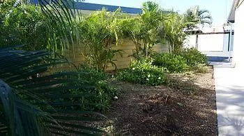 Tropicana Lodge Cairns Motel
