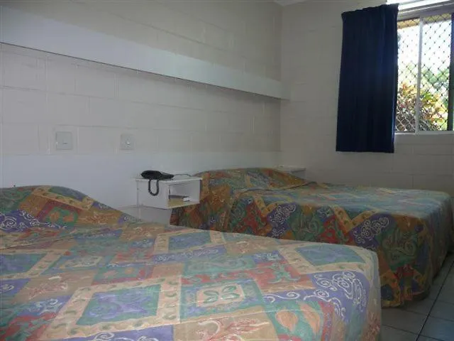 *** Motel Tropicana Lodge Cairns Australia