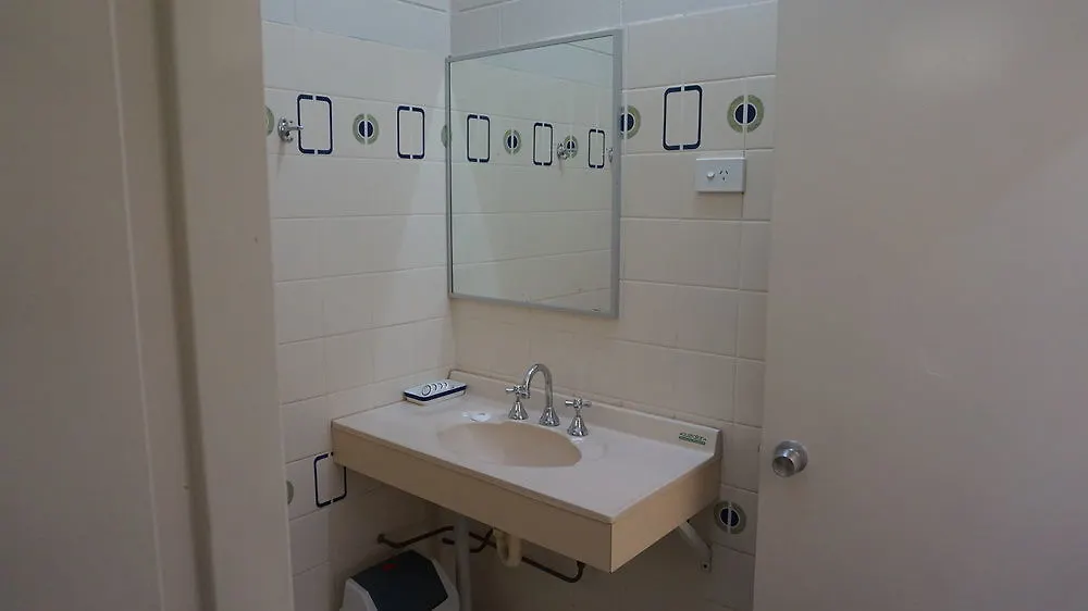 Tropicana Lodge Cairns Motel